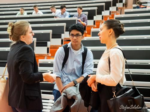 Debate-competition-1401